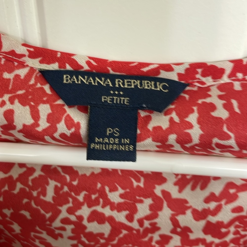 Banana Republic Red and White Blouse - Picture 3 of 7
